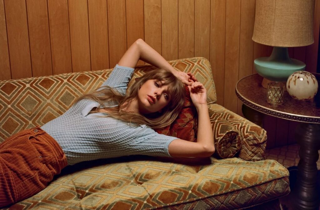 Midnights era inspired by vintage 70's. Interior Design in Taylor Swift's Eras